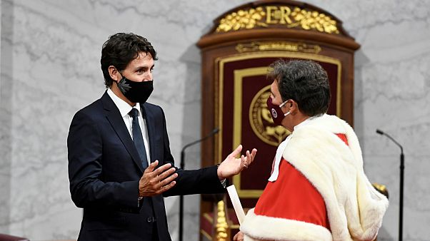 ترودو بصحبة وزير العدل الكندي ترودو بصحبة وزير العدل الكندي