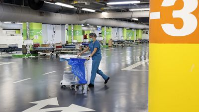 ویدئو؛ پارکینگ بیمارستانی در اسرائیل به بخش ویژه کووید۱۹ تبدیل شد