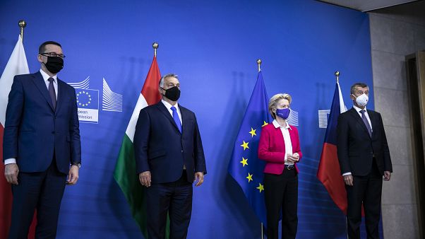 Mateusz Morawiecki, Orbán Viktor, Ursula von der Leyen és Andrej Babis Mateusz Morawiecki, Orbán Viktor, Ursula von der Leyen és Andrej Babis