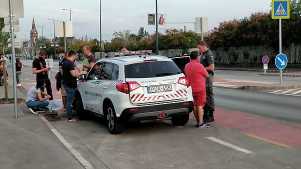 A NAV emberei maszkokat foglalnak le a Szupekupa-döntő előtt A NAV emberei maszkokat foglalnak le a Szupekupa-döntő előtt