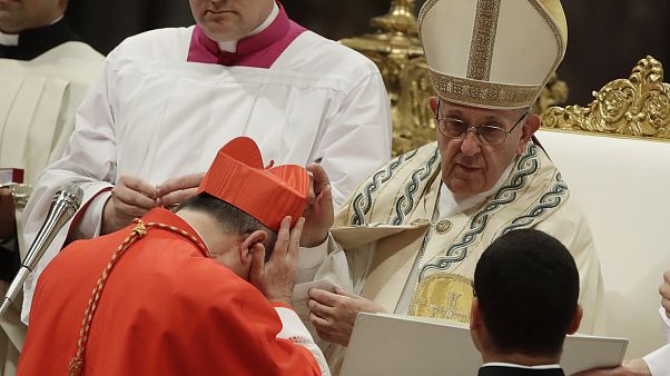 Kardinal Becciu und Papst Franziskus Kardinal Becciu und Papst Franziskus
