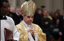 Cardeal envolvido em escândalo renuncia ao cargo