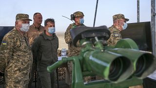 الرئيس الأوكراني يتفقد موقع تدريبات عسكرية في البلاد 23 سبتمبر 2020