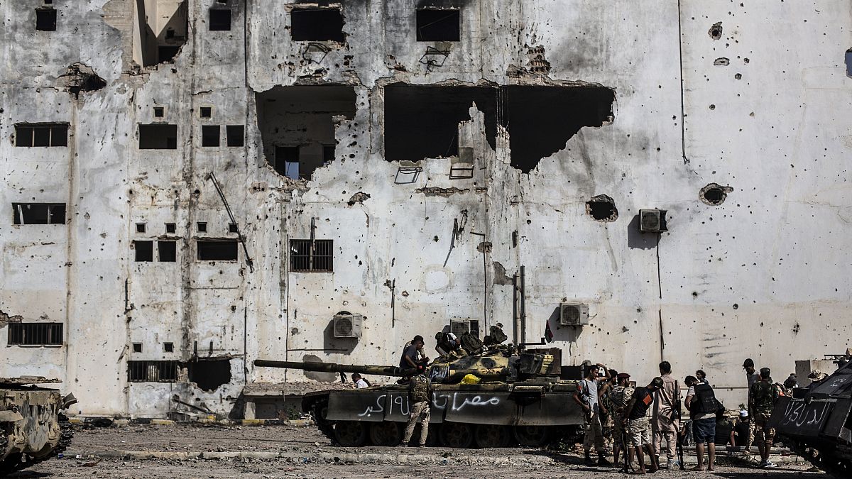 Libya hükümet güçleri, Sirte kentinde IŞİD'e karşı mücadele ederken (arşiv) 