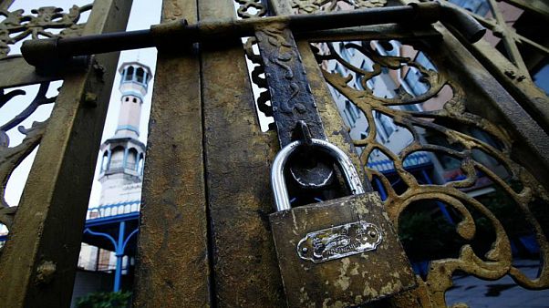 Doğu Türkistan'ın başkenti Urumçi'de kapısına kilit vurulan bir cami (arşiv) Doğu Türkistan'ın başkenti Urumçi'de kapısına kilit vurulan bir cami (arşiv)