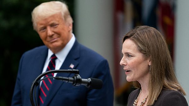 Presidente dos Estados Unidos coloca os holofotes em Amy Conet Barret Presidente dos Estados Unidos coloca os holofotes em Amy Conet Barret