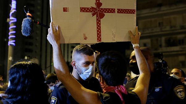 Polícia e manifestantes em confronto devido às regras antipandemia em Israel Polícia e manifestantes em confronto devido às regras antipandemia em Israel