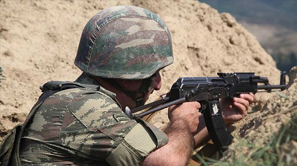 Ermenistan-Azerbaycan cephe hattında çatışmalar başladı Ermenistan-Azerbaycan cephe hattında çatışmalar başladı