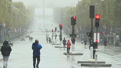 خیابان‌های مرکزی پاریس در روزی عاری از خودروهای شخصی
