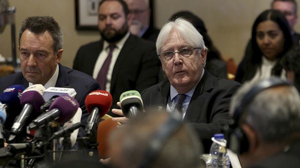 Yemen hükümeti ve Husiler, Cenevre süren müzakerelerde mahkum değişimi konusunda anlaşmaya vardi. Yemen hükümeti ve Husiler, Cenevre süren müzakerelerde mahkum değişimi konusunda anlaşmaya vardi.
