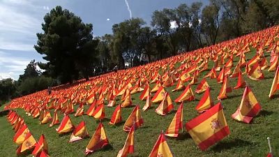 Πλημμύρισε σημαίες η Μαδρίτη στη μνήμη των θυμάτων του Covid-19