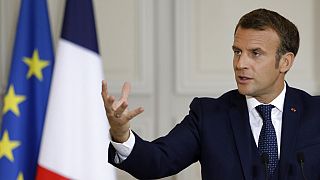 Le président français Emmanuel Macron s'exprime lors d'une conférence de presse sur la situation au Liban, dimanche 27 septembre 2020 à Paris