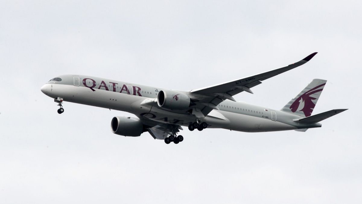 طائرة تابعة للخطوط القطرية تقترب من مطار فياتدافيا. 2019/11/07