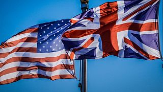 پرچم‌های ایالات متحده آمریکا و بریتانیا 
