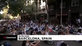Wenig Geld, keine Einarbeitung: Junge Ärzte in Katalonien protestieren