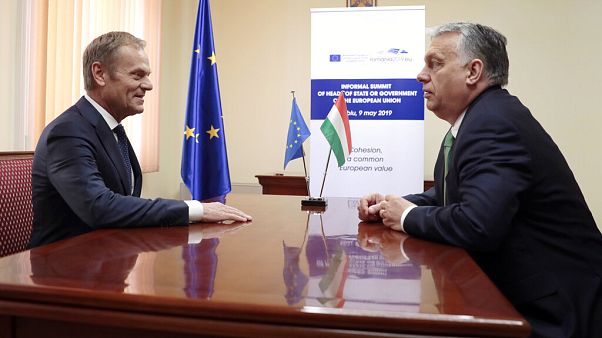 Donald Tusk és Orbán Viktor találkozója 2019-ben Donald Tusk és Orbán Viktor találkozója 2019-ben