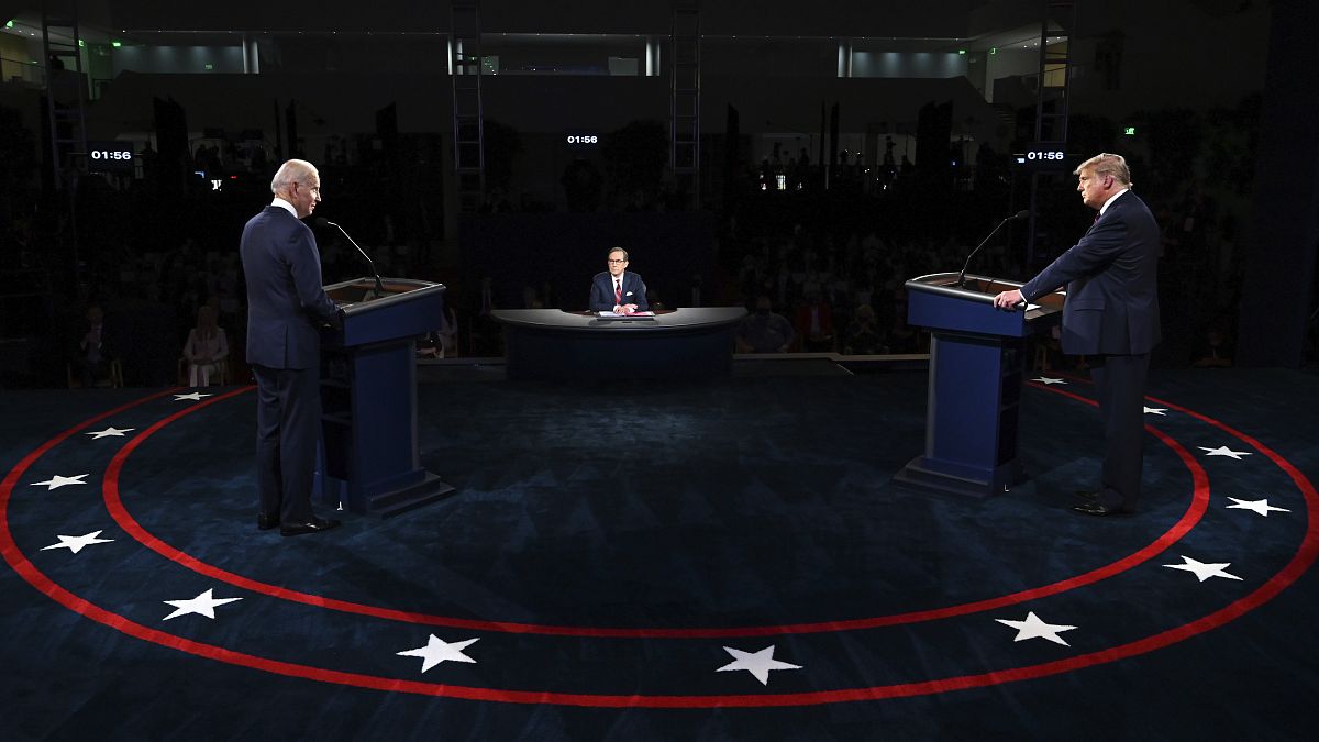 Le candidat démocrate Joe Biden et le président des Etats-Unis Donald Trump, lors de leur Premier débat à Cleveland le 29 septembre 2020.
