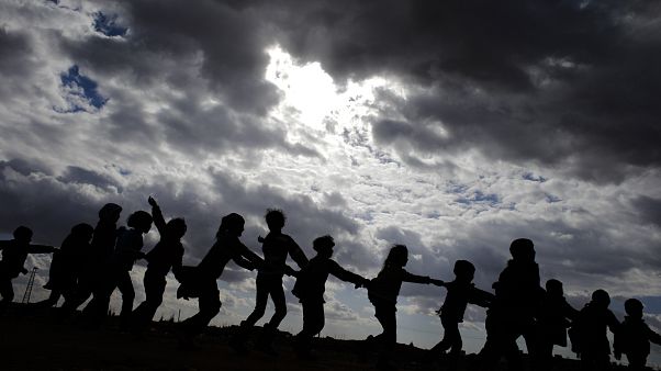Save the Children, Suriye'de 700 bin çocuğun ekonomik sebepler ve koronavirüs kısıtlamalarının etkisiyle açlık riski ile karşı karşıya olduğunu duyurdu Save the Children, Suriye'de 700 bin çocuğun ekonomik sebepler ve koronavirüs kısıtlamalarının etkisiyle açlık riski ile karşı karşıya olduğunu duyurdu