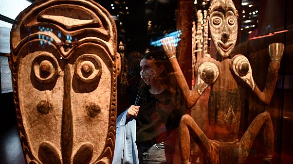 Paris'teki Quai Branly Müzesi'nden bir sergi Paris'teki Quai Branly Müzesi'nden bir sergi