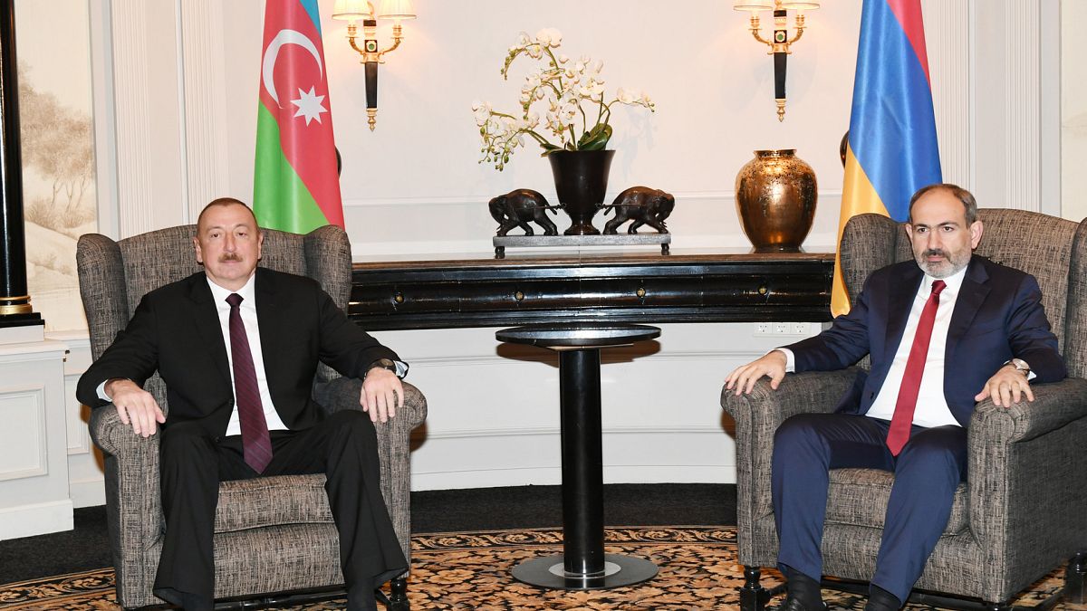 Aliyev ve Paşinyan