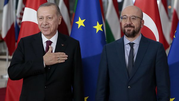 رئيس المجلس الأوروبي شارل ميشال والرئيس التركي رجب طيب أردوغان داخل مبنى المجلس الأوروبي في بروكسل/9 مارس 2020. رئيس المجلس الأوروبي شارل ميشال والرئيس التركي رجب طيب أردوغان داخل مبنى المجلس الأوروبي في بروكسل/9 مارس 2020.