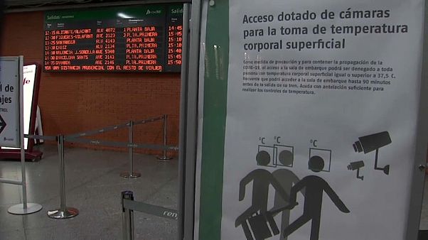Hygienehinweis am Bahnhof in Madrid Hygienehinweis am Bahnhof in Madrid