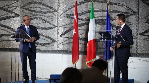 Dışişleri Bakanı Mevlüt Çavuşoğlu Roma'da İtalyan mevkidaşı Luigi Di Maio ile görüştü. Dışişleri Bakanı Mevlüt Çavuşoğlu Roma'da İtalyan mevkidaşı Luigi Di Maio ile görüştü.