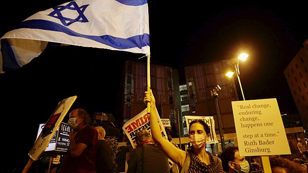 İsrail'de koronavirüse rağmen Başbakan Binyamin Netanyahu karşıtı gösteriler sürüyor İsrail'de koronavirüse rağmen Başbakan Binyamin Netanyahu karşıtı gösteriler sürüyor