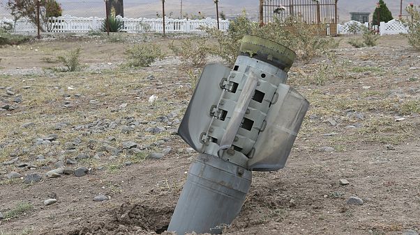 Azerbaycan ve Ermenistan arasında Dağlık Karabağ'daki çatışmalar devam ediyor Azerbaycan ve Ermenistan arasında Dağlık Karabağ'daki çatışmalar devam ediyor