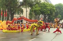 Vietnam dragon dansıyla başkentin kuruluş yıl dönümünü kutladı