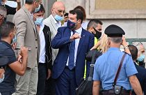 رئيس حزب ليغا اليميني المتطرف، وزير الداخلية الإيطالي السابق ماتيو سالفيني يغادر المحكمة بعد حضور جلسة استماع أولية في كاتانيا، صقلية.