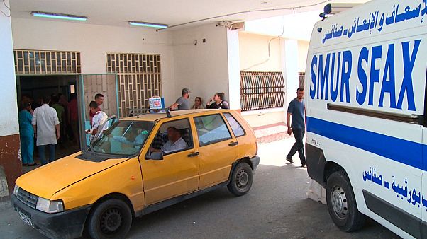 مدخل مستشفى الحبيب بورقيبة الجامعي بصفاقس مدخل مستشفى الحبيب بورقيبة الجامعي بصفاقس