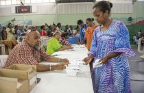 Los 304 colegios electorales de Nueva Caledonia han abierto sus puertas a las 08.00 hora local del domingo para la votación del segundo referéndum sobre la independencia.