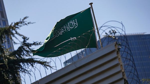 السعودية نيوز |
جمال خاشقجي: تركيا تنشر فيديو "لفريق جنائي بداخل قنصلية السعودية في إسطنبول"
السعودية نيوز |
جمال خاشقجي: تركيا تنشر فيديو "لفريق جنائي بداخل قنصلية السعودية في إسطنبول"