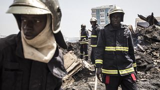 Violent incendie dans un marché de Dakar