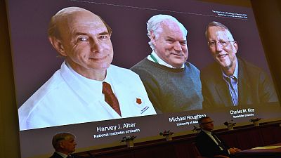 هارفي ألتر وتشارلز رايس والبريطاني مايكل هيوتون الفائزون بجائزة نوبل في مجال الطب للعام 2020 