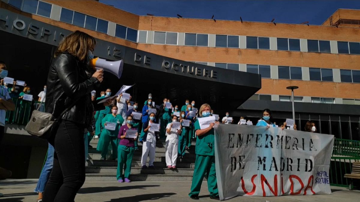 Arbeiten am Limit: Krankenschwestern protestieren in Madrid