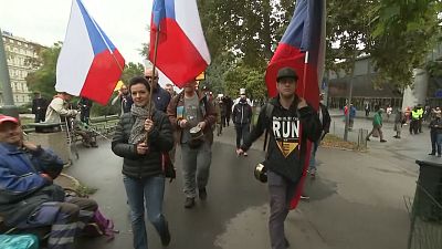 Prag: Gastwirte protestieren gegen Corona-Einschränkungen