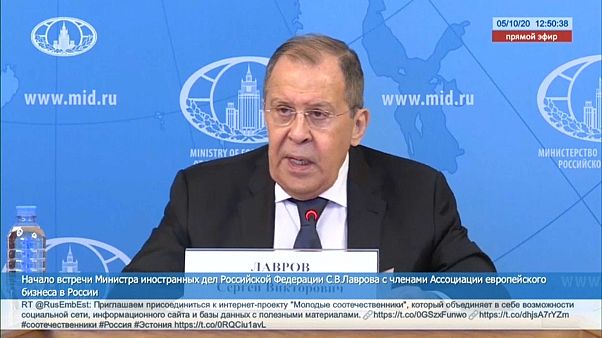 Lavrov considera "ultrajantes" as acusações de Navalny contra Moscovo Lavrov considera "ultrajantes" as acusações de Navalny contra Moscovo