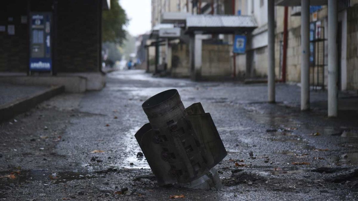 Un proiettile inesploso in un'area residenziale della regione del Nagorno-Karabakh