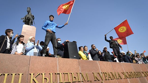 Έκρυθμη κατάσταση στο Κιργιστάν μετά τις αμφισβητούμενες εκλογές Έκρυθμη κατάσταση στο Κιργιστάν μετά τις αμφισβητούμενες εκλογές