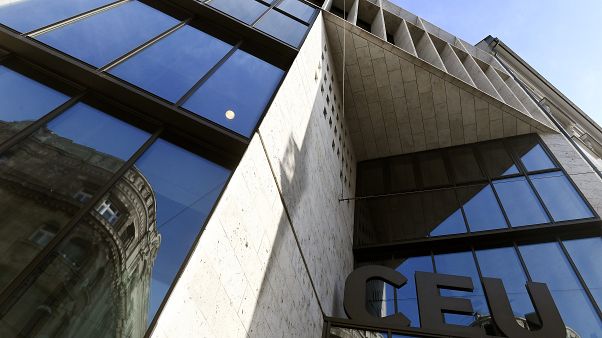 Европейский суд осудил венгерский закон об образовании Европейский суд осудил венгерский закон об образовании
