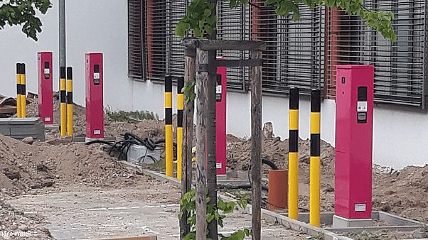 Almanya'da bir apartman parkı Almanya'da bir apartman parkı