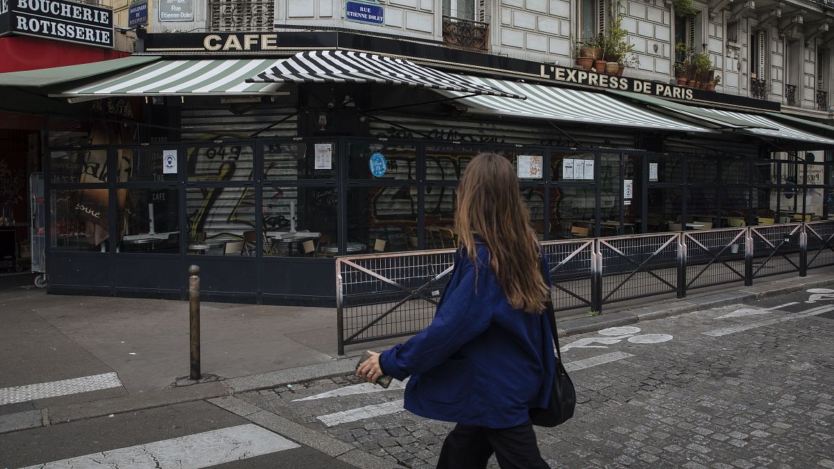 Un café fermé à Paris suite aux restrictions sanitaires, le 6 octobre 2020