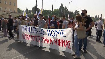 شاهد: متظاهرون يونانيون يحتجون ضد زيارة أمين عام حلف "الناتو" إلى بلادهم