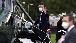 Trump fa il duro col virus che mina la sua campagna elettorale