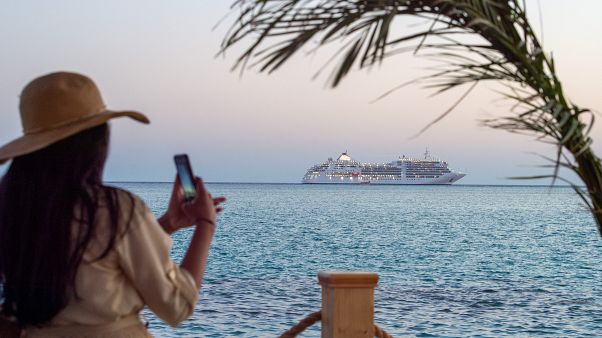 السعودية نيوز | 
    بالصور: سفينة سعودية فاخرة تعكس طموحات المملكة الاقتصادية
