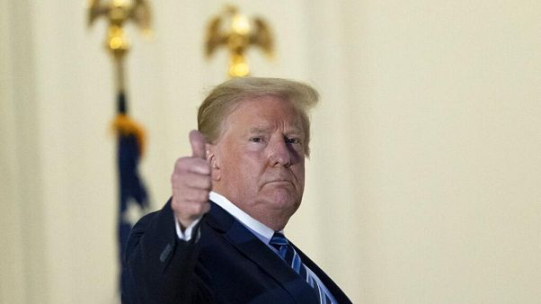Donald Trump vergleicht Covid-19 mit der Grippe Donald Trump vergleicht Covid-19 mit der Grippe