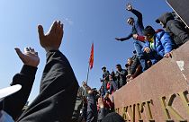 Πολίτες του Κιργιστάν σε συγκέντρωση διαμαρτυρίας την Τετάρτη στην πρωτεύουσα Μπισκέκ