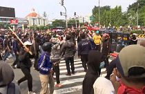 Összecsapások Indonéziában az új munkaügyi törvény miatt
